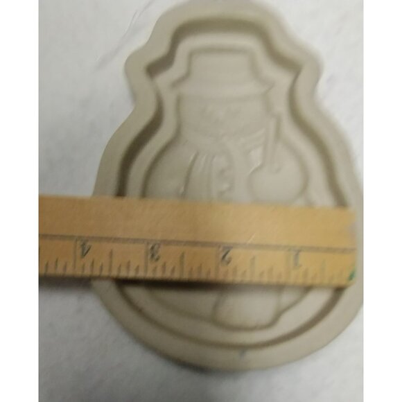 Stoneware Snowman Christmas /Winter Cookie Mold from the Kitchen Collection - Picture 6 of 7